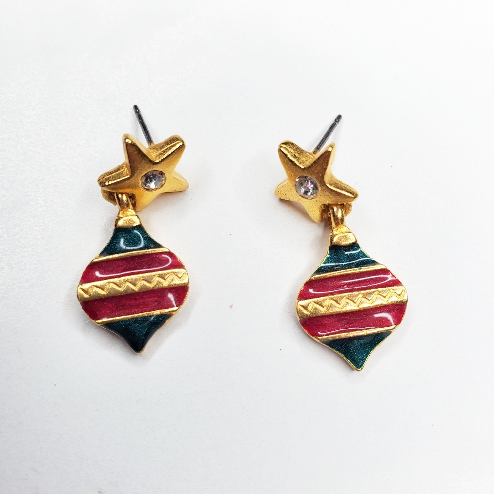 Oops A Daisy Gold Tone Ornament Enamel Earrings